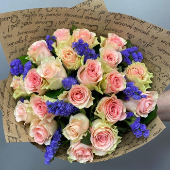  раушандары мен статиканың моно букет